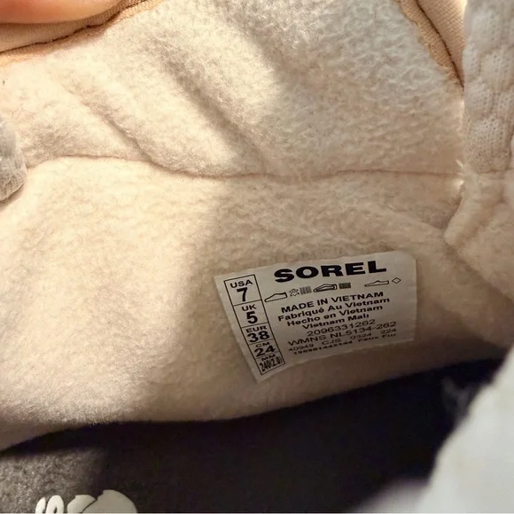 Women Ona Rmx Chukka Bootie - Picture 9 of 9